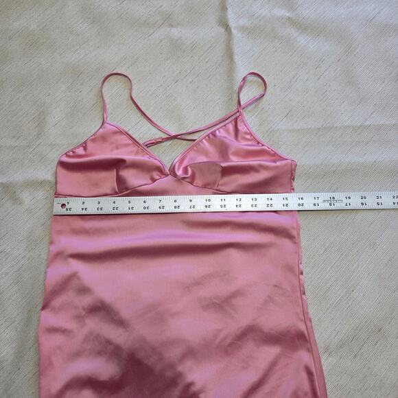 Fashion Nova Women's Pink with Feather Trim on Bottom Intimate Sleepwear size M - Picture 4 of 6